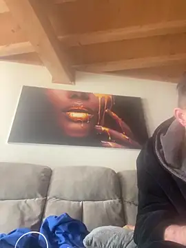 Bigkisslove online show from March 22, 2026, 8:38 am