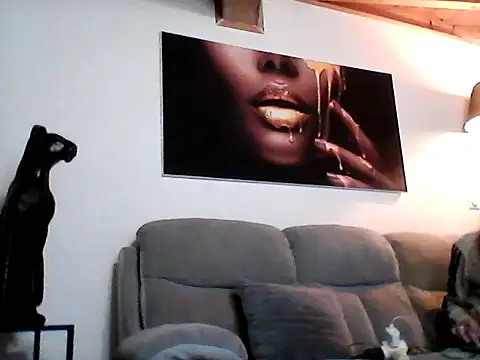 Bigkisslove online show from April 2, 2026, 12:07 am