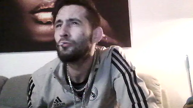 Bigkisslove online show from February 10, 2026, 12:42 am