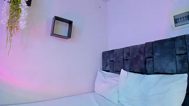 kitty myers online show from September 24, 2025, 8:15 pm