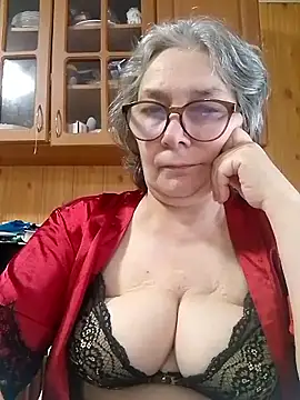 IrinaSweet54 online show from June 16, 2026, 7:52 am