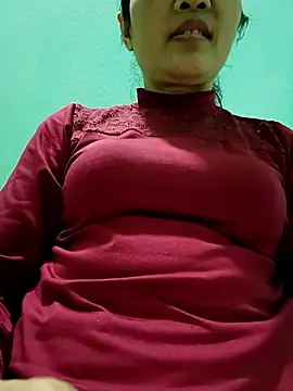 Lovepussyhair online show from February 5, 2026, 2:02 pm