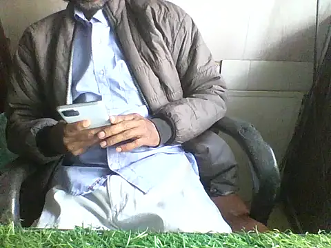 Snapshot of Desi_GfBf chatting on November 16, 2025, 6:29 am Desi GfBf online show from November 16, 2025, 6:29 am