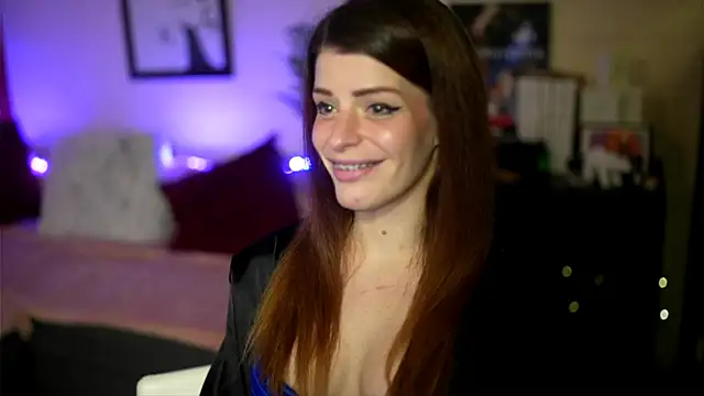 Bellis Perenis online show from October 14, 2025, 4:18 pm