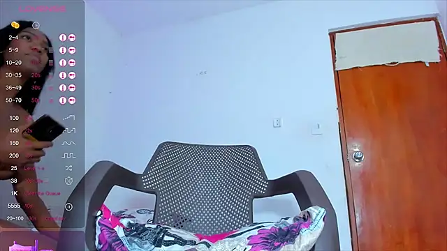 Snapshot of tisaya_8 chatting on December 13, 2025, 8:04 pm tisaya 8 online show from December 13, 2025, 8:04 pm