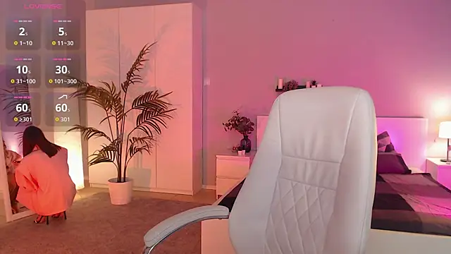 Bellla Haddid online show from September 9, 2025, 12:43 am