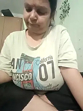 Kavya kapoor online show from November 4, 2025, 5:39 pm