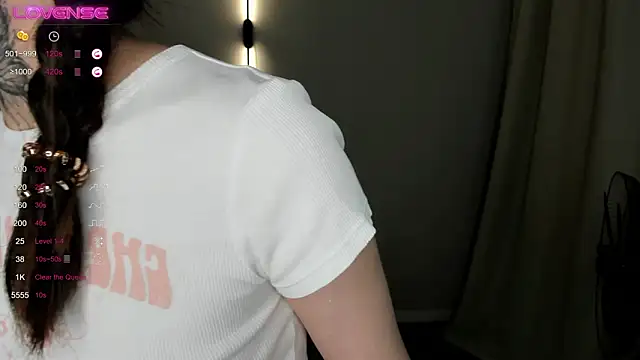 Dark Ester online show from February 11, 2026, 6:52 pm