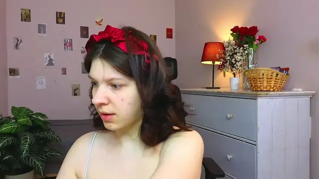 Baby Evalena online show from April 30, 2026, 5:14 am