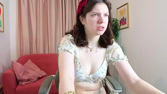Snapshot of Baby_Evalena chatting on June 13, 2026, 5:05 am Baby Evalena online show from June 13, 2026, 5:05 am