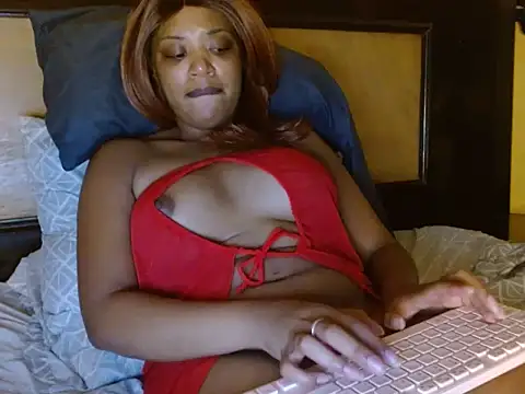 thekelliecapri online show from September 18, 2025, 7:39 pm