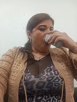 Snapshot of Hannahcandyy chatting on July 15, 2026, 7:32 pm Hannahcandyy online show from July 15, 2026, 7:32 pm