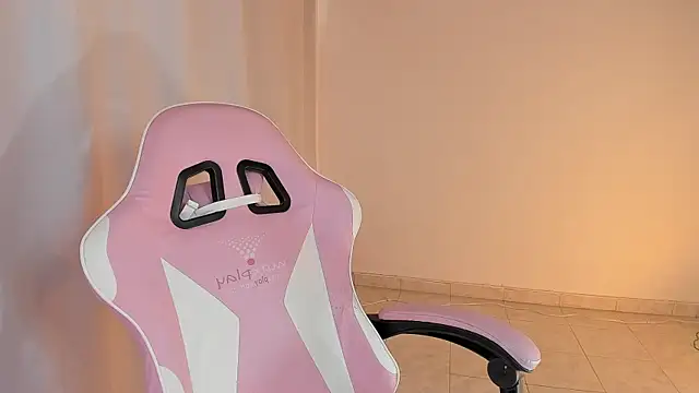 Kendall Bunnyy online show from July 25, 2026, 7:53 pm