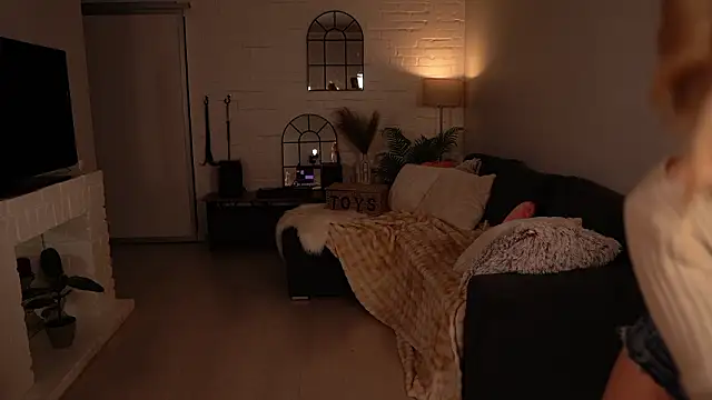 Heidi11 online show from March 4, 2026, 5:31 pm