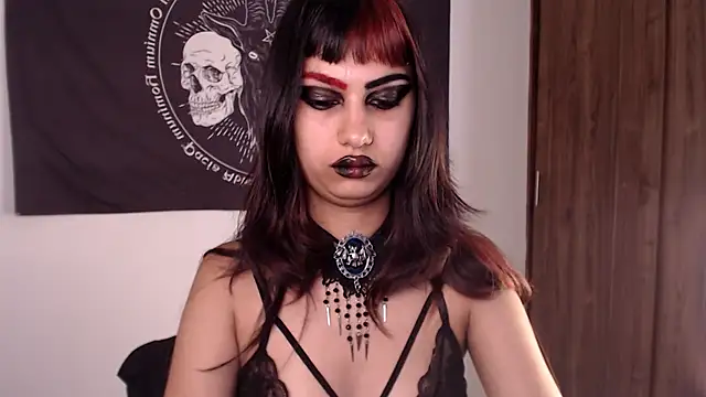 Snapshot of Little-Lucifer chatting on July 1, 2026, 5:35 pm Little-Lucifer online show from July 1, 2026, 5:35 pm