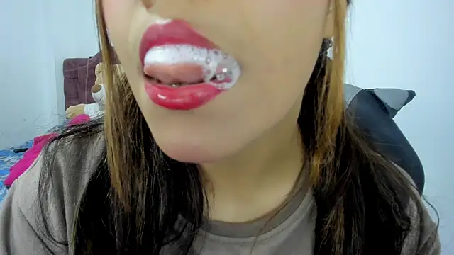 veky saliva01 online show from February 18, 2025, 2:27 pm