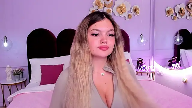 ZaraBloom online show from September 9, 2025, 3:21 pm