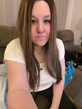 PuckBunny17 online show from May 3, 2026, 3:22 am