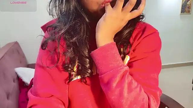 Winterblue  online show from February 3, 2026, 3:06 pm