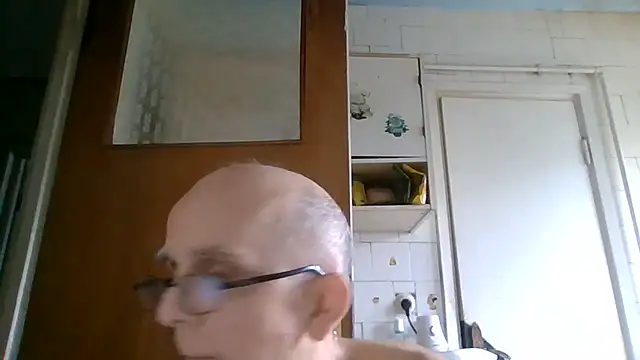 Snapshot of mariusica1@xh chatting on June 23, 2026, 2:48 pm mariusica1xh online show from June 23, 2026, 2:48 pm