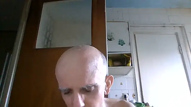 Snapshot of mariusica1@xh chatting on June 19, 2026, 4:46 pm mariusica1xh online show from June 19, 2026, 4:46 pm