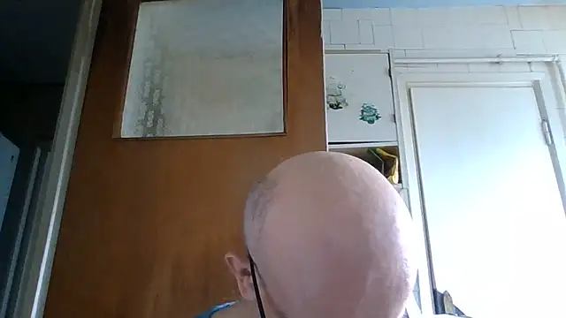 Snapshot of mariusica1@xh chatting on June 8, 2026, 1:33 pm mariusica1xh online show from June 8, 2026, 1:33 pm