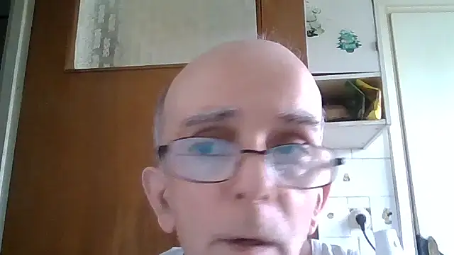 Snapshot of mariusica1@xh chatting on July 18, 2026, 10:46 am mariusica1xh online show from July 18, 2026, 10:46 am