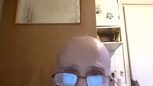 Snapshot of mariusica1@xh chatting on July 15, 2026, 5:42 pm mariusica1xh online show from July 15, 2026, 5:42 pm