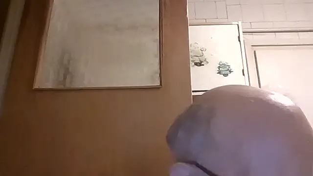 Snapshot of mariusica1@xh chatting on March 3, 2026, 6:37 pm mariusica1xh online show from March 3, 2026, 6:37 pm