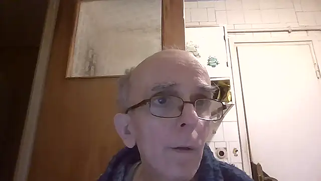 Snapshot of mariusica1@xh chatting on February 5, 2026, 3:19 pm mariusica1xh online show from February 5, 2026, 3:19 pm