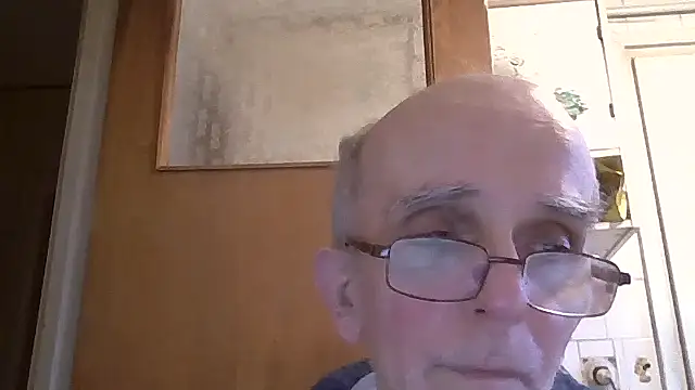 Snapshot of mariusica1@xh chatting on February 17, 2026, 1:30 pm mariusica1xh online show from February 17, 2026, 1:30 pm