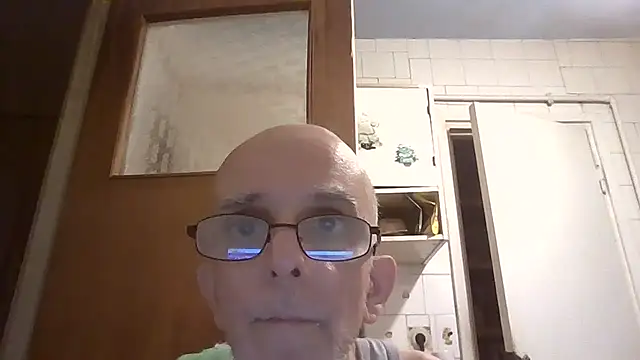 Snapshot of mariusica1@xh chatting on June 21, 2026, 10:15 pm mariusica1xh online show from June 21, 2026, 10:15 pm