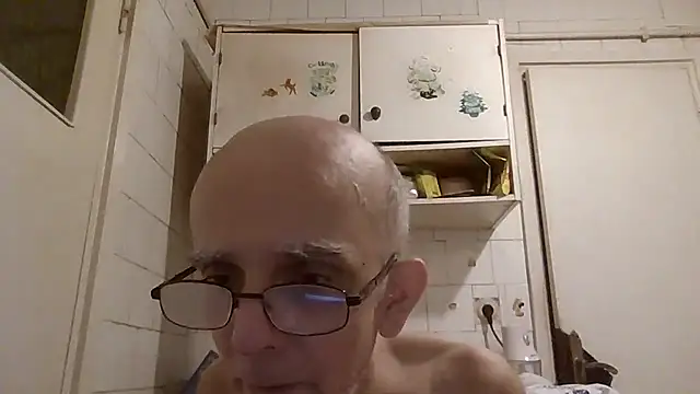 Snapshot of mariusica1@xh chatting on July 8, 2026, 8:53 pm mariusica1xh online show from July 8, 2026, 8:53 pm