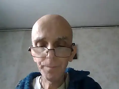 mariusica1xh online show from November 18, 2025, 10:40 am