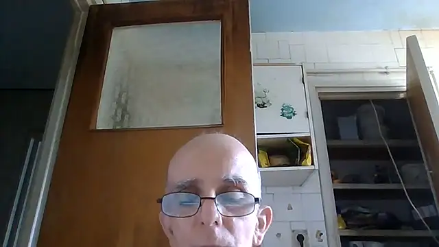 Snapshot of mariusica1@xh chatting on July 2, 2026, 2:45 pm mariusica1xh online show from July 2, 2026, 2:45 pm