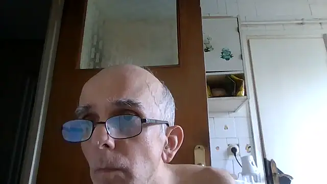 Snapshot of mariusica1@xh chatting on July 17, 2026, 1:52 pm mariusica1xh online show from July 17, 2026, 1:52 pm