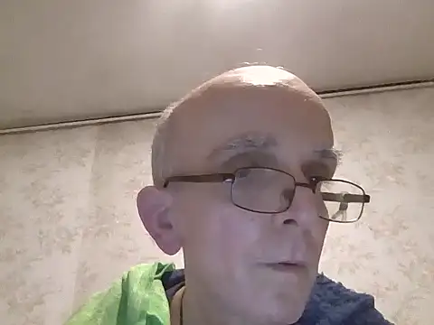 mariusica1xh online show from December 19, 2025, 8:22 pm