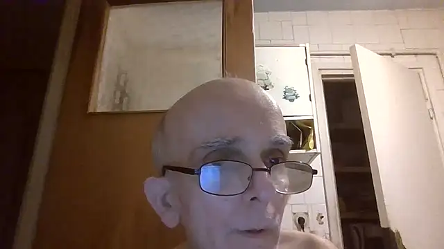 Snapshot of mariusica1@xh chatting on July 4, 2026, 9:41 pm mariusica1xh online show from July 4, 2026, 9:41 pm