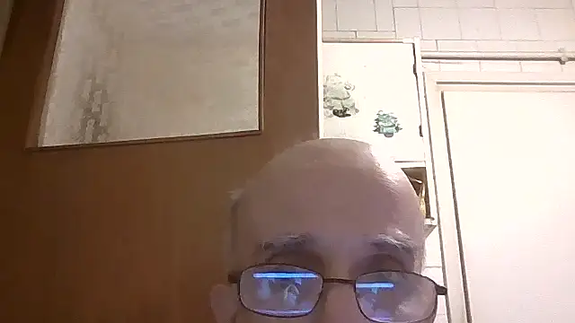 Snapshot of mariusica1@xh chatting on August 3, 2026, 1:03 am mariusica1xh online show from August 3, 2026, 1:03 am