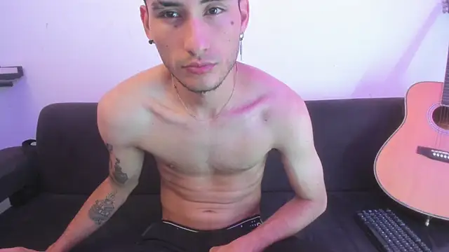Snapshot of Henrikk_senn chatting on June 9, 2026, 7:59 pm Henrikk senn online show from June 9, 2026, 7:59 pm