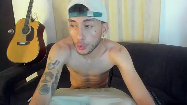 Henrikk senn online show from October 26, 2025, 2:56 am