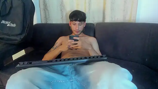 Henrikk senn online show from October 5, 2025, 9:22 am