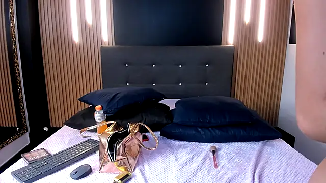 Venus medussa online show from November 8, 2025, 2:48 am