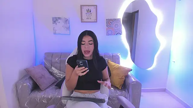 Charlotte cowell sub1  online show from January 8, 2026, 5:30 pm