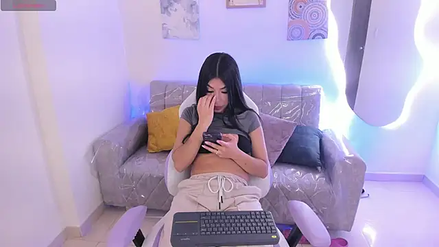 Charlotte cowell sub1  online show from October 18, 2025, 4:20 pm