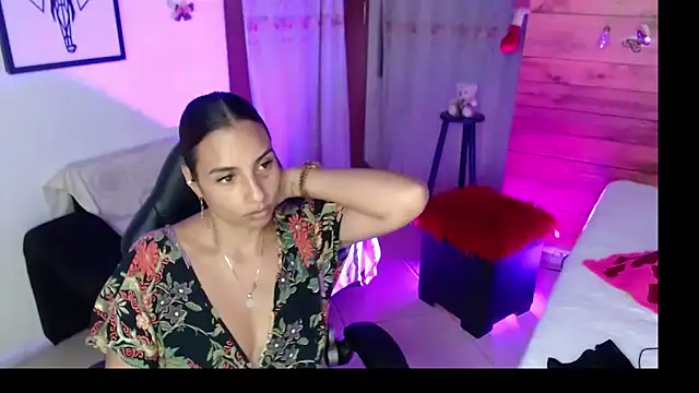 Snapshot of mykaelahoney chatting on March 6, 2026, 4:51 am mykaelahoney online show from March 6, 2026, 4:51 am