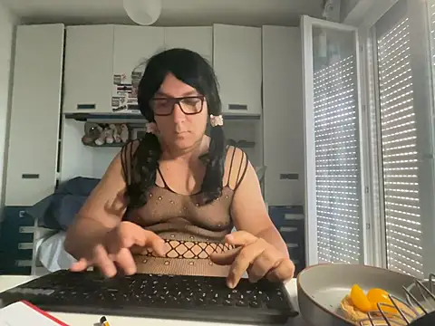 brindisiroby online show from June 16, 2026, 12:05 pm