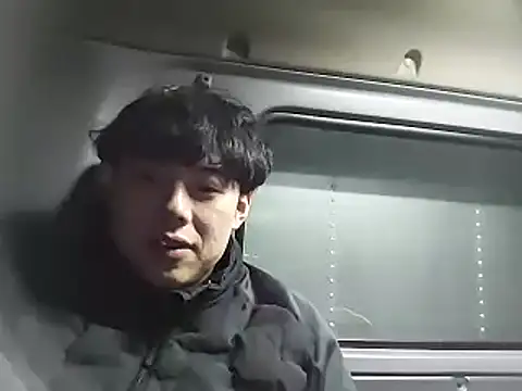 whitebriefboy online show from February 3, 2025, 5:35 pm