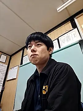 whitebriefboy online show from April 30, 2026, 3:19 pm