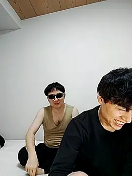 whitebriefboy online show from March 6, 2025, 3:24 pm